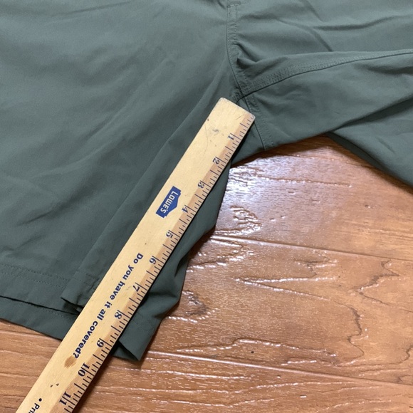 Filson Shorts - Picture 2 of 6